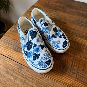 NWOT Classic Slip Ons Blue White Floral